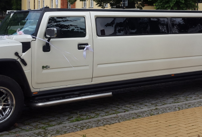 Berlin Hummerlimo image 3