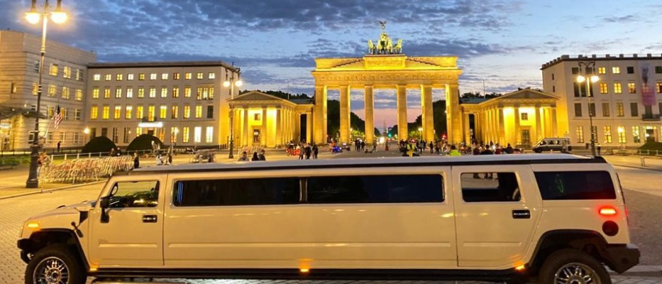 Berlin Hummerlimo image 1