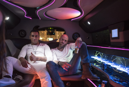 Amsterdam Hummer Limousine med Fri Bar image 2