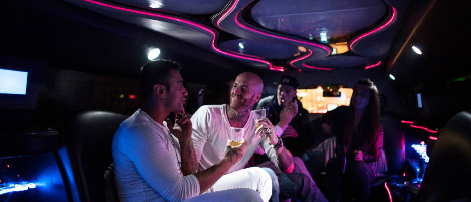 Amsterdam Hummer Limousine med Fri Bar image 1