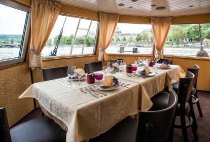 Prag Privat Strippbåt image 8