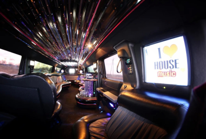 Gdansk Hummer Strip-Limo image 4